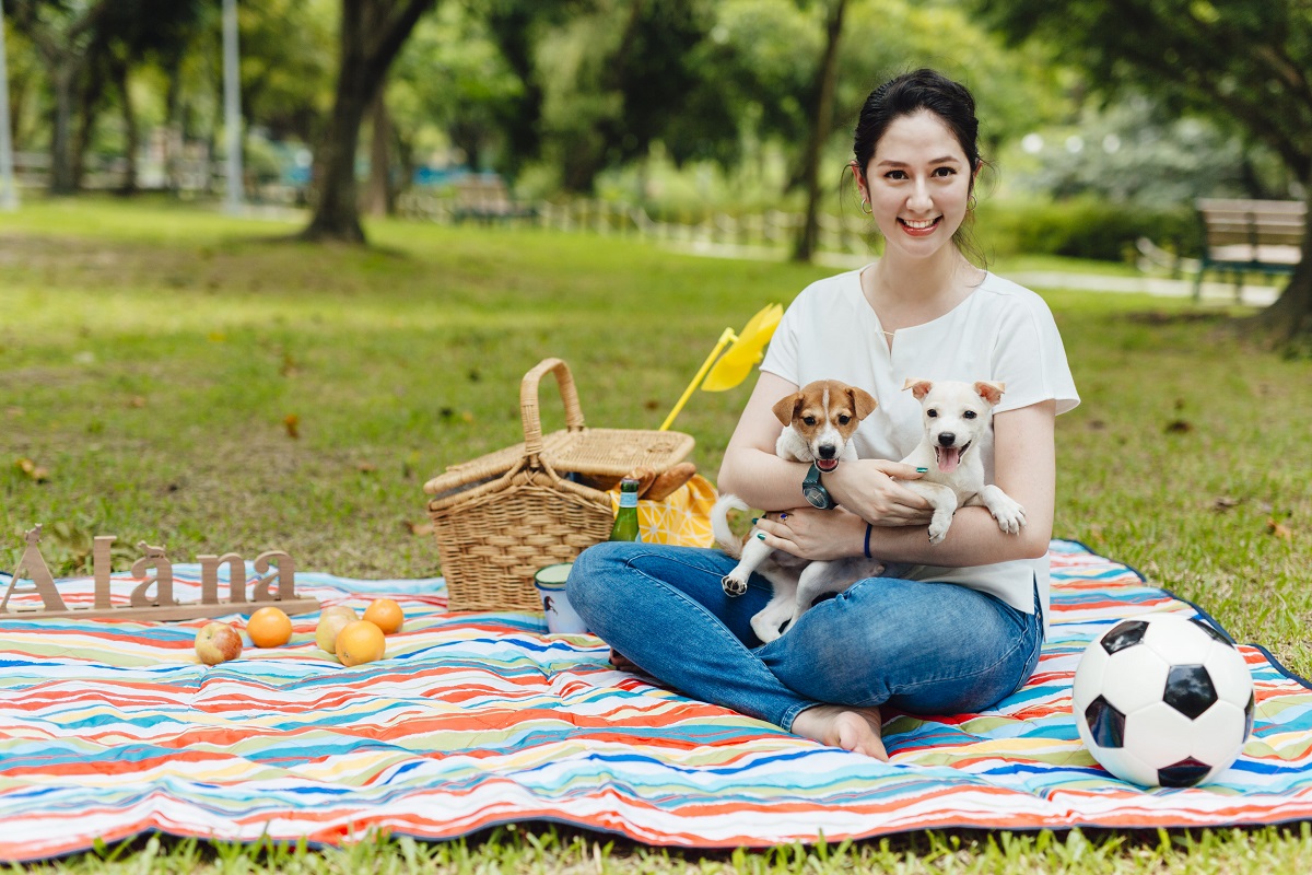 由混血藝人Alana發起的「Dog是好朋友 汪汪友善日」關懷動物公益園遊會以「增加領養，減少棄養」為活動核心。主辦單位/提供