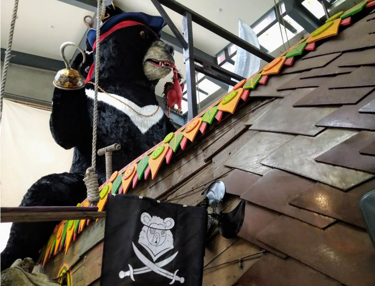 「熊抱世界夢想嘉年華」將於19、20日開跑，遊行活動將由主題花車「海盜虎克熊」領軍。台灣黑熊保育協會/提供