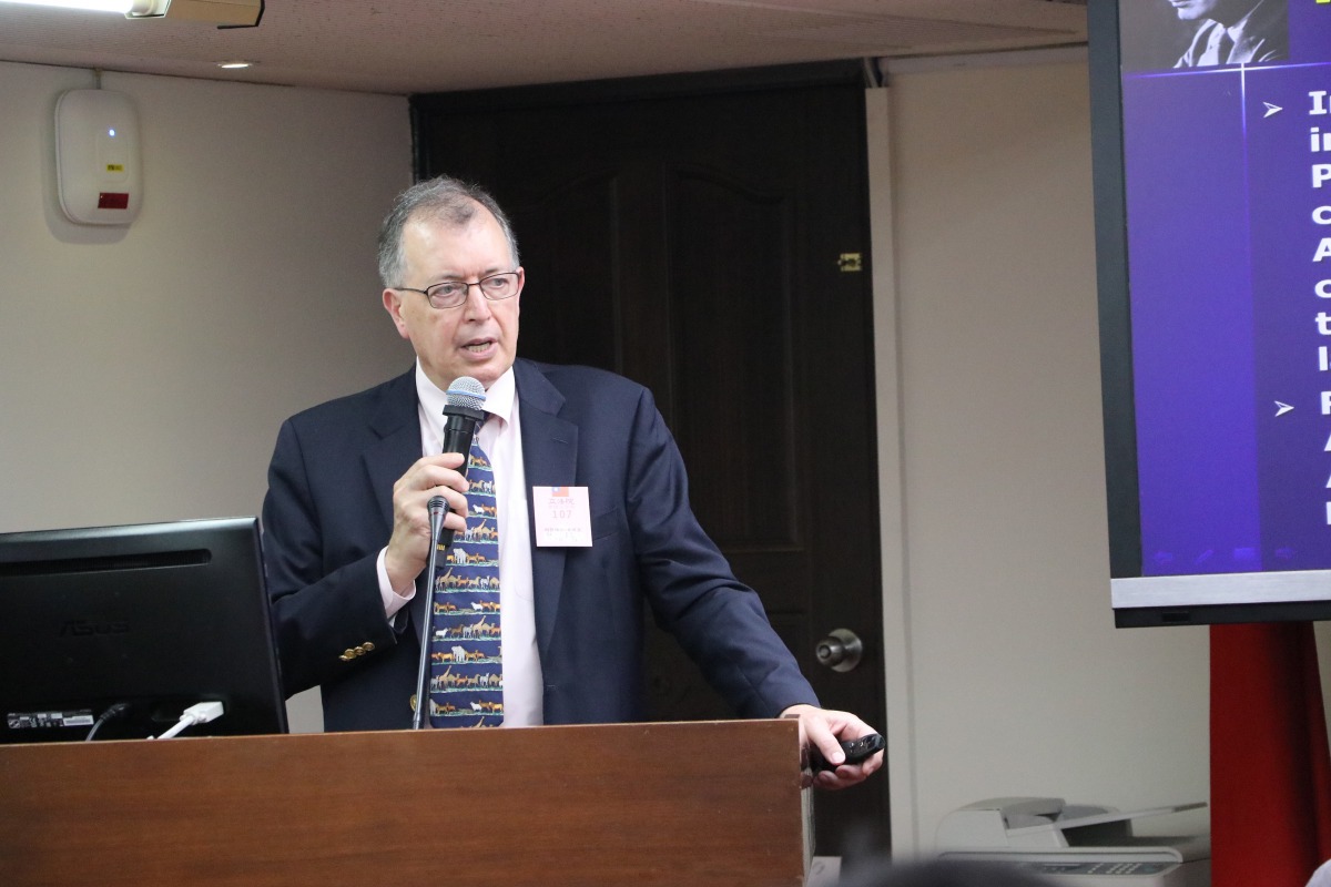 美國人道協會(HSUS)科學總顧問Andrew Rowan博士建議台灣應立法減量實驗動物並成立3R中心。台灣動物社會研究會/提供