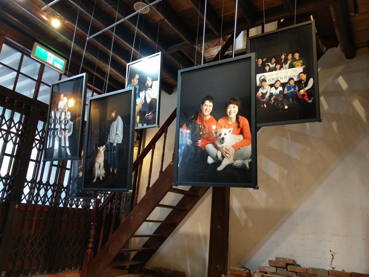 「愛上米克斯 大量發生中」全台巡迴攝影展台北場已開展,展覽地點就在古色古香的剝皮寮歷史建築。陳璽安/攝