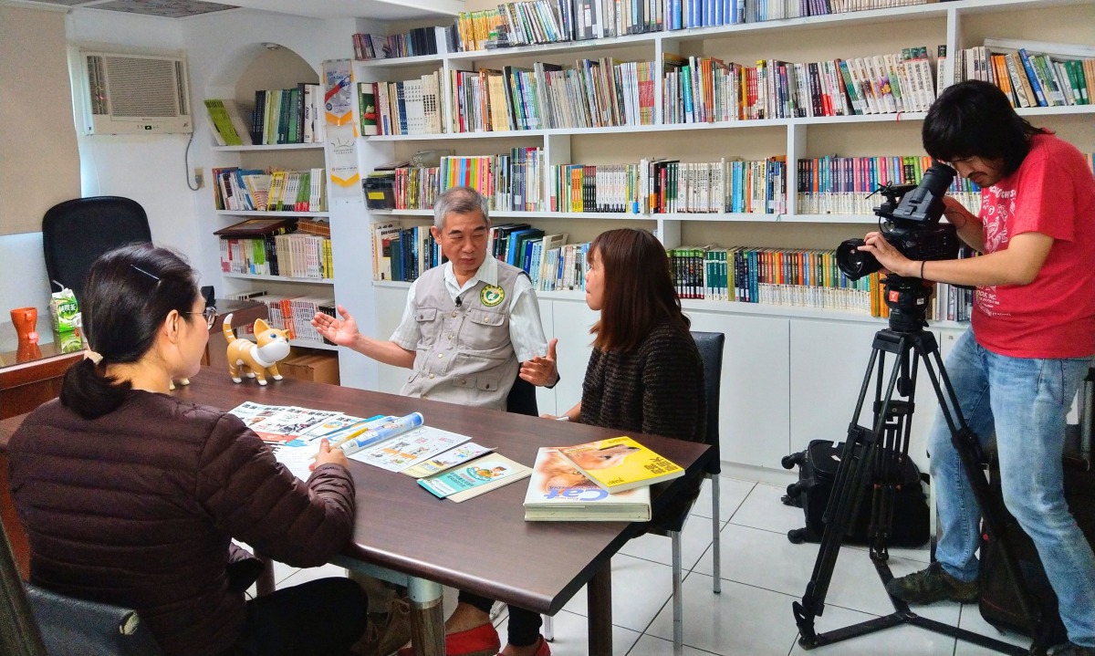 泰國PBS來台錄製動物保護專題節目,並與APA祕書長黃慶榮進行訪談。陳璽安/攝