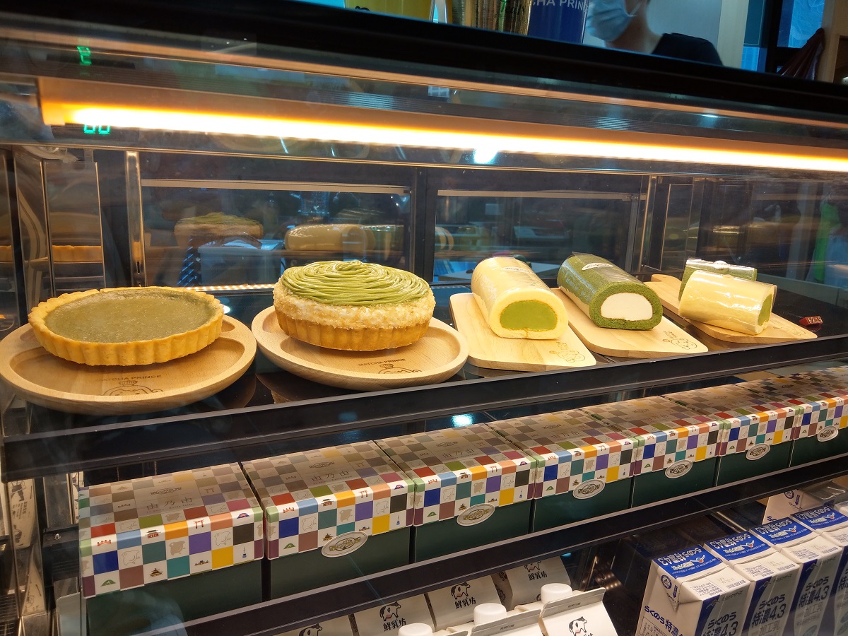 台灣「茶茶小王子專賣店」的所有糕點全面採用友善雞蛋製作,讓愛吃甜食的民眾可以享用美食同時支持「善待母雞」。陳璽安/攝