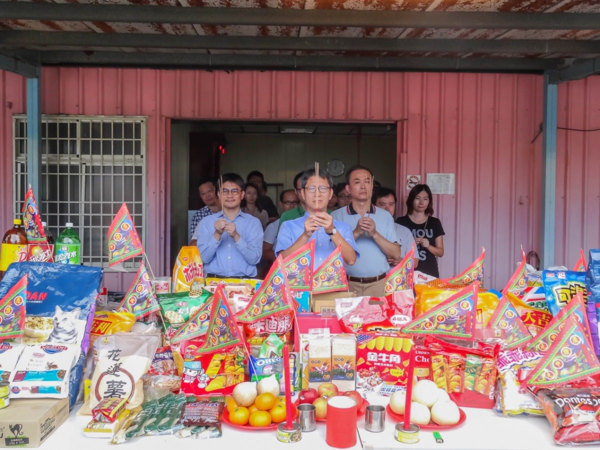 新北市動保處連續數年於中元節舉辦普渡法會，希望所有動物亡靈都能得生善處。資料照，新北市動物之家/提供