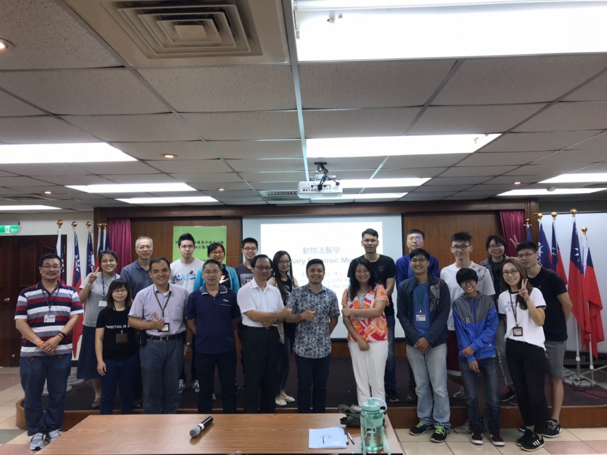 在課程現場,中南部的動保伙伴以及中興大學獸醫病理生物學研究所師生一同參與討論。台中市動保處/提供