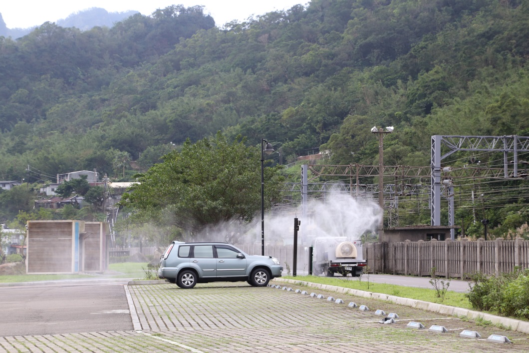 動保處每季開消毒車到貓村大規模消毒。新北市動保處/提供