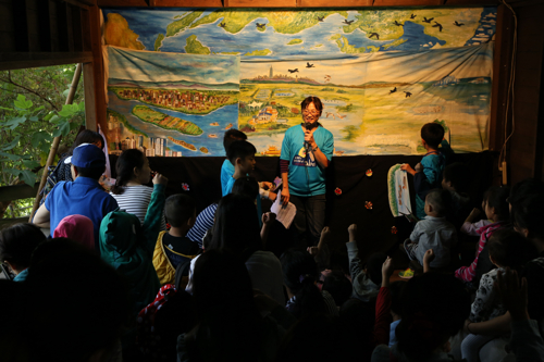 大小朋友一起來聽親鳥說故事。台北市動保處/提供