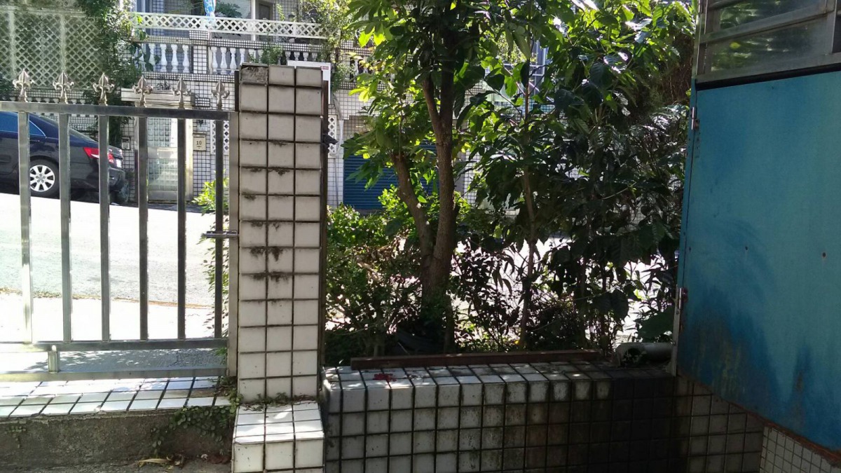 新北市動保處接獲通報後，立即派員到場查緝，幸好業者已主動撤下刺網，且無貓隻受傷。新北市動保處/提供
