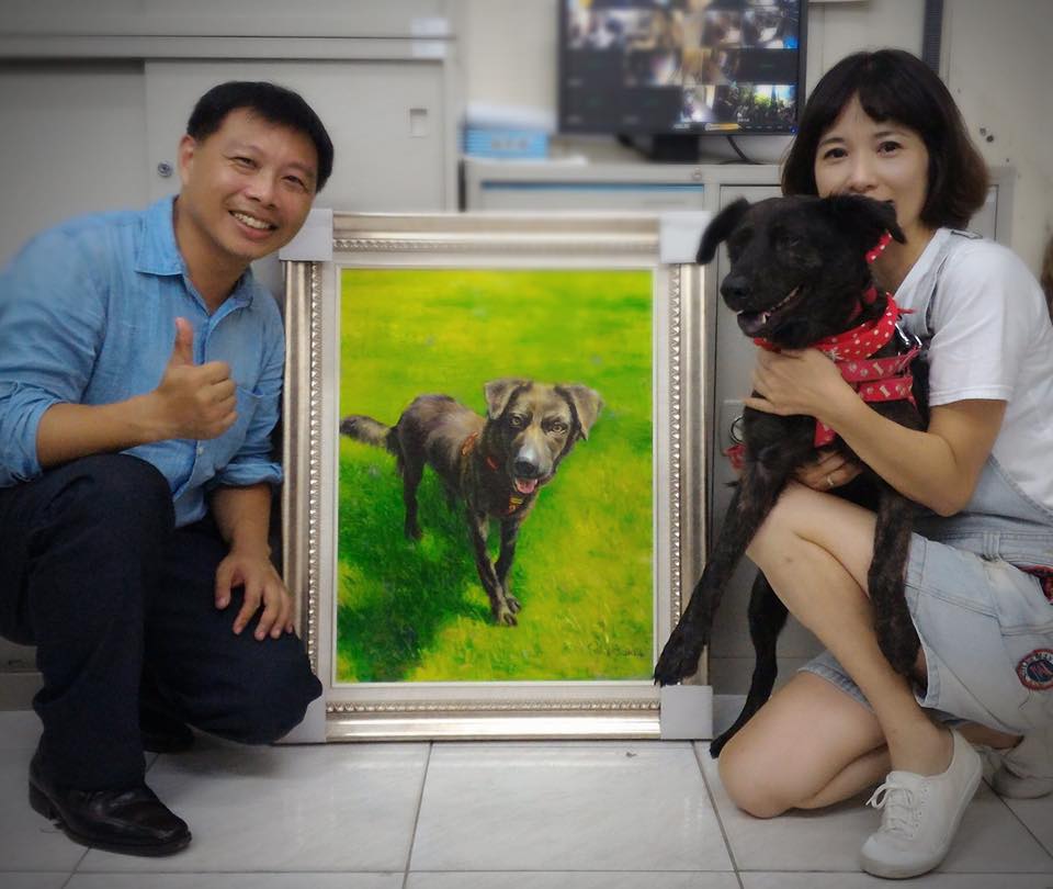 這隻名為毛妹的黑狗，有個快樂的結局，現在在國小校園裡當校犬。丸子/提供