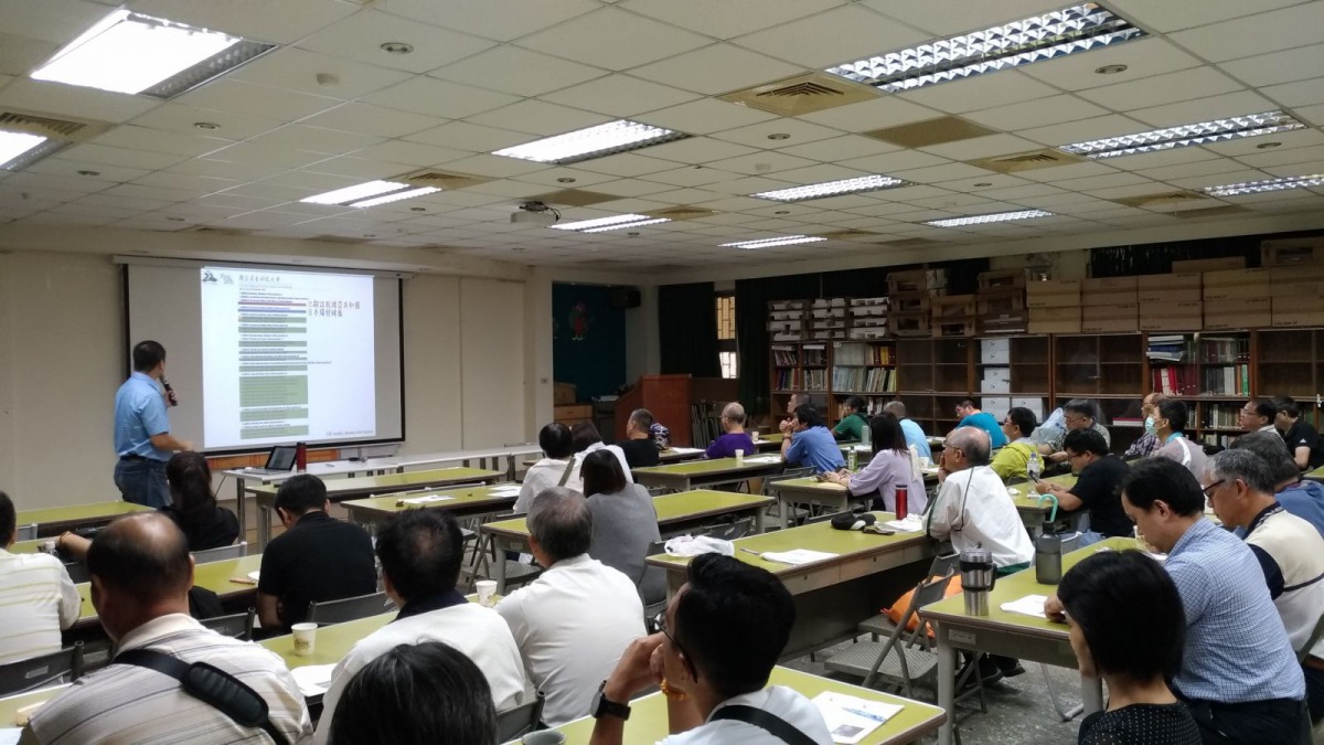 屏科大教授林昭男受新北市動保處之邀,講授非洲豬瘟介紹及防治策略。新北市動保處/提供