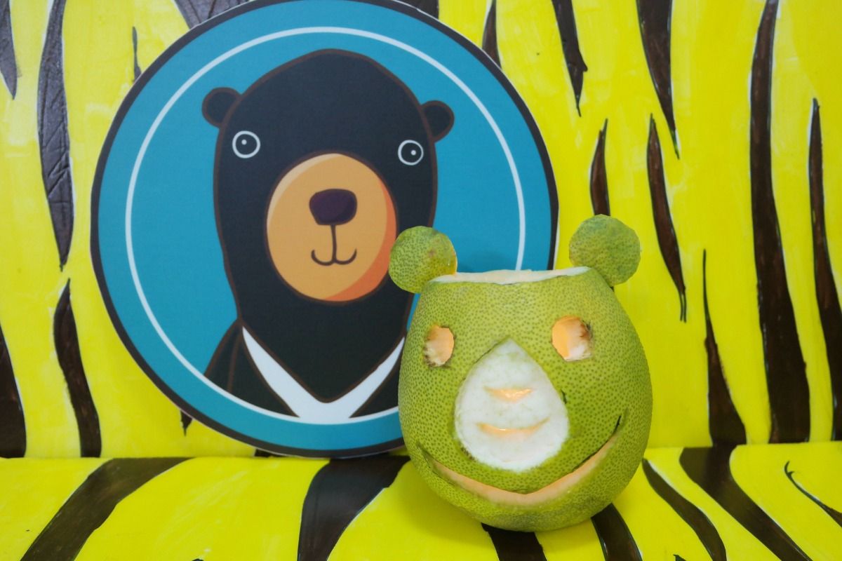 一起到壽山動物園學做台灣黑熊柚子燈,為高雄重建祈福! 壽山動物園/提供