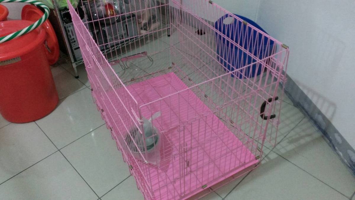 3尺粉紅色籠子,附兩個食碗。