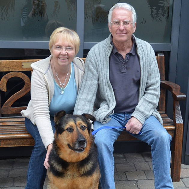 Shoesmith夫婦與Bless現在是一家人，Bless看起來似乎比較不憂鬱了。　取自網路