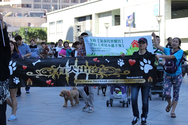 有犬出沒家族一出場就相當有氣勢。　李娉婷/攝