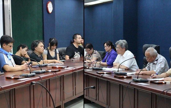 今日抗議活動最後進入產發局進行圓桌會議,達成2大共識。 李娉婷/攝