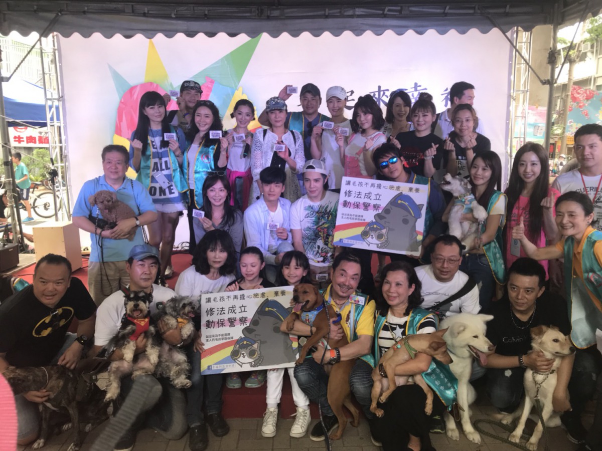 藝人楊懷民號召多位藝人一同為毛小孩發聲。 姚崇仁/攝