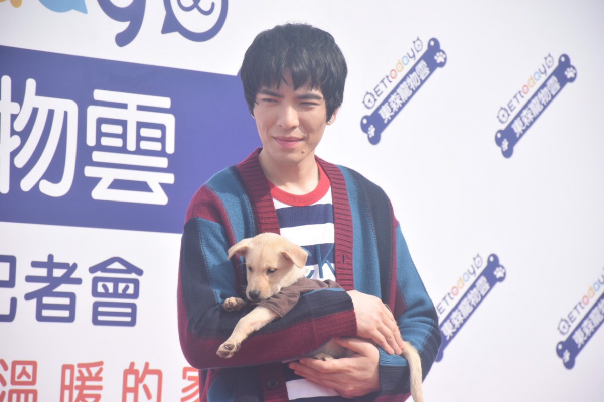 特別喜愛米克斯的金曲歌王蕭敬騰擔任「ETtoday東森寵物雲商店」開幕公益大使。 姚崇仁/攝