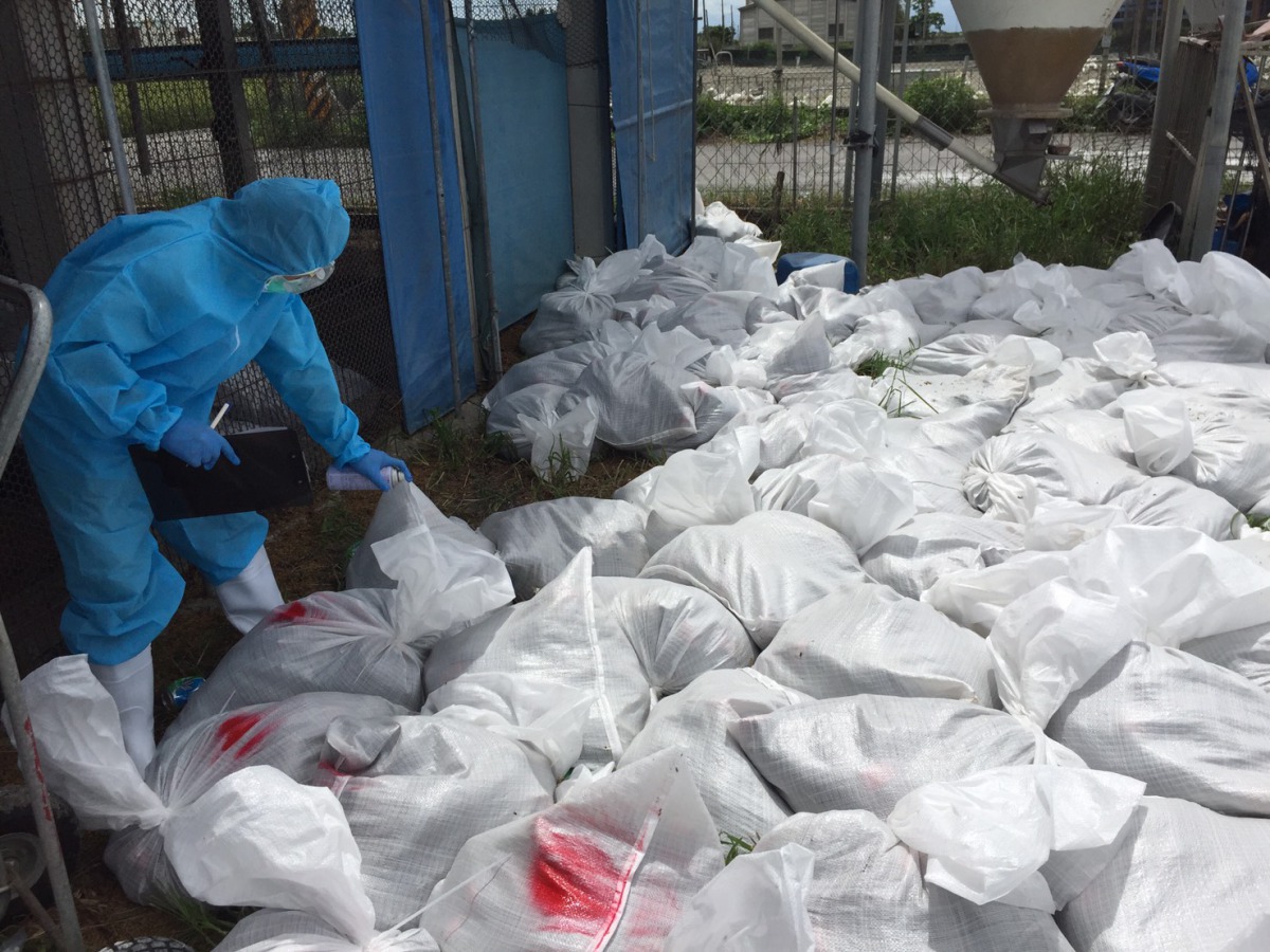 防疫人員昨(4)日在爆發禽流感的土雞場完成撲殺作業，這已是彰化近期的第三個禽流感案例。 彰化縣動物防疫所/提供