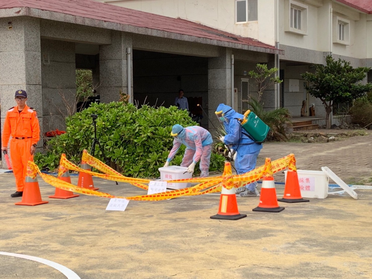 第六岸巡隊模擬發現豬屍後的處理流程。 第六岸巡隊/提供