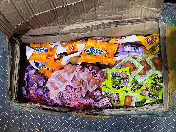 快遞空運來台的中國豬肉製品是非洲豬瘟傳播途徑之一。 台灣動物新聞網資料照片 台北關/提供