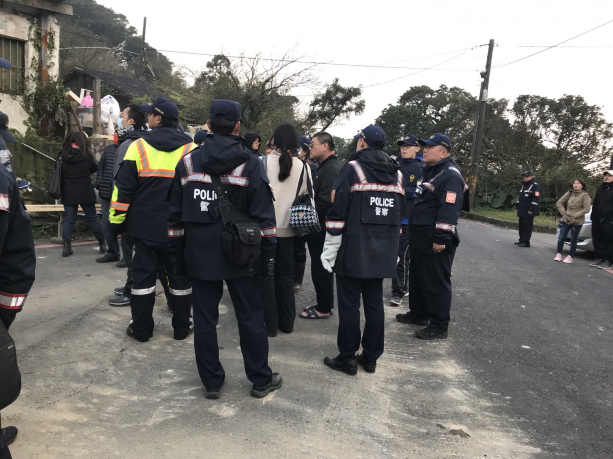 陽明山狗場因違法佔用國有土地，25日進行拆除作業。 姚崇仁/攝