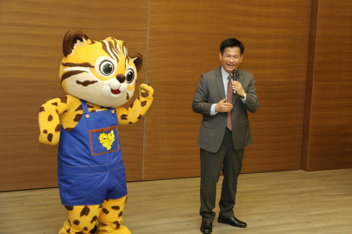 台中市長林佳龍表示未來會持續與各個單位合作從事石虎保育工作。中興大學/提供