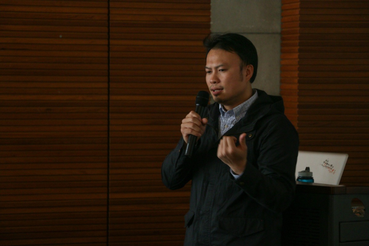 導演簡毓群於現場跟民眾分享拍攝的過程。 中華鯨豚協會/提供