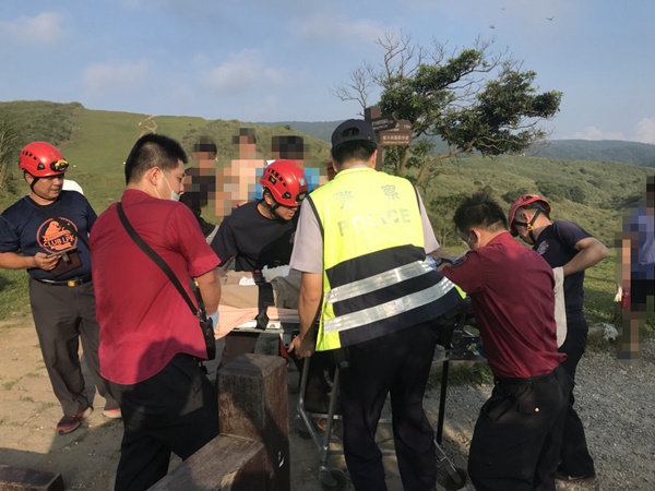 今年8月一共發生兩起擎天崗水牛攻擊遊客事件。 保七總隊第四大隊/提供