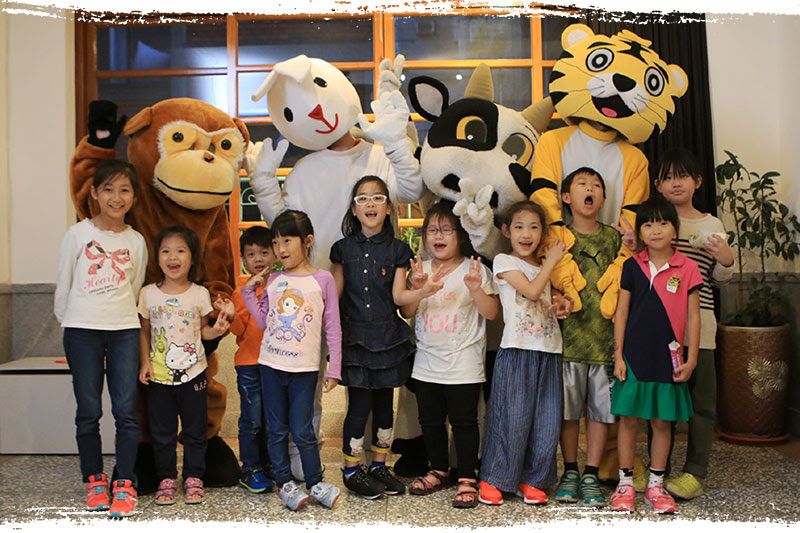 《如果牠們有個夢》以各類動物的代表如獅子、兔子、猴子、牛布偶裝表達動物平權。台灣動物平權促進會/提供