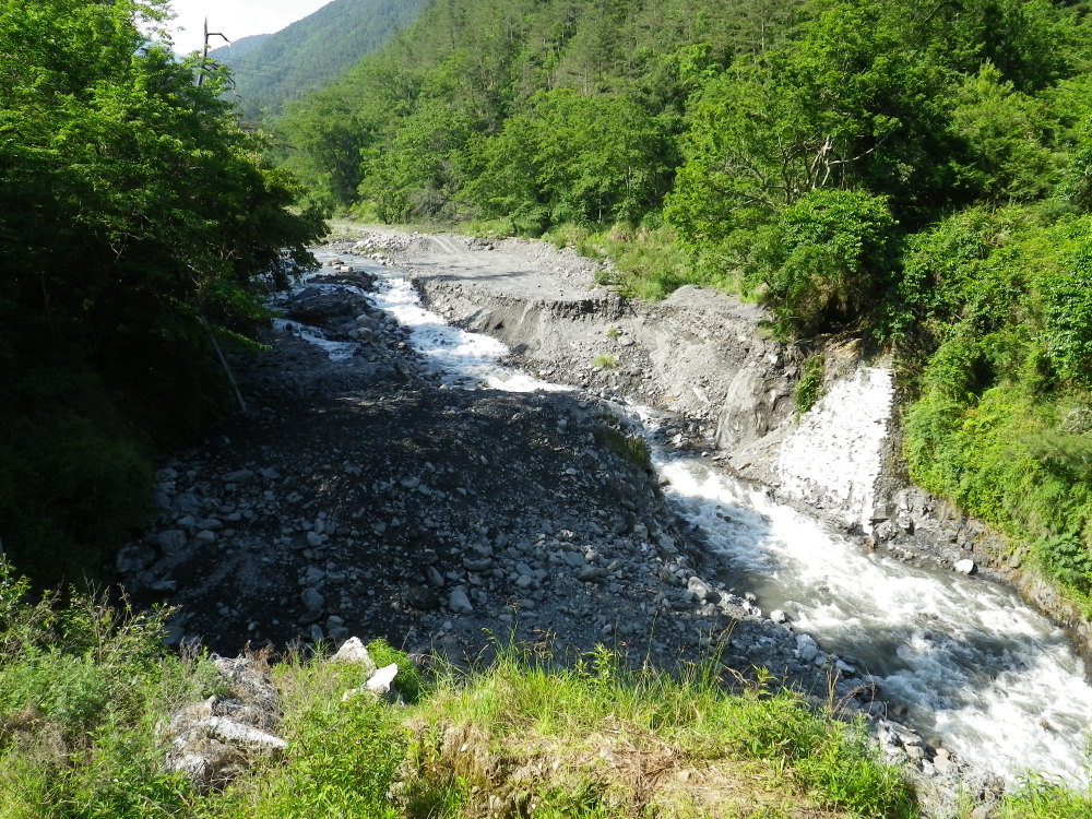 改善防砂壩後,增加了國寶魚的生活以及避難空間。 雪霸國家公園管理處/提供