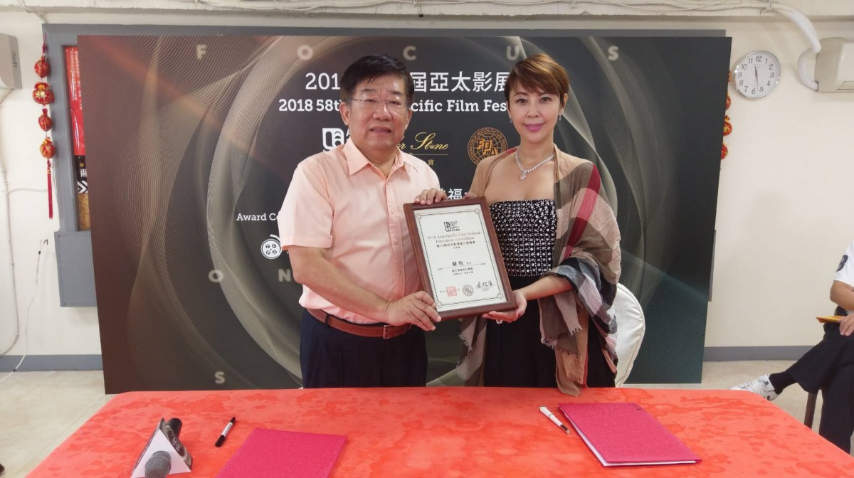 亞太影展主席李祐寧(左)與蘇怡攜手打造「愛蔬食、愛動物、愛地球」的綠色影展。 亞太影展/提供