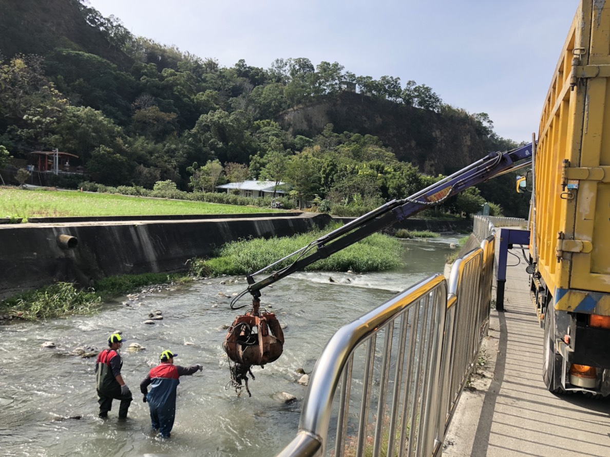 犬隻屍體交由清潔隊焚化處理。 台中市動保處/提供