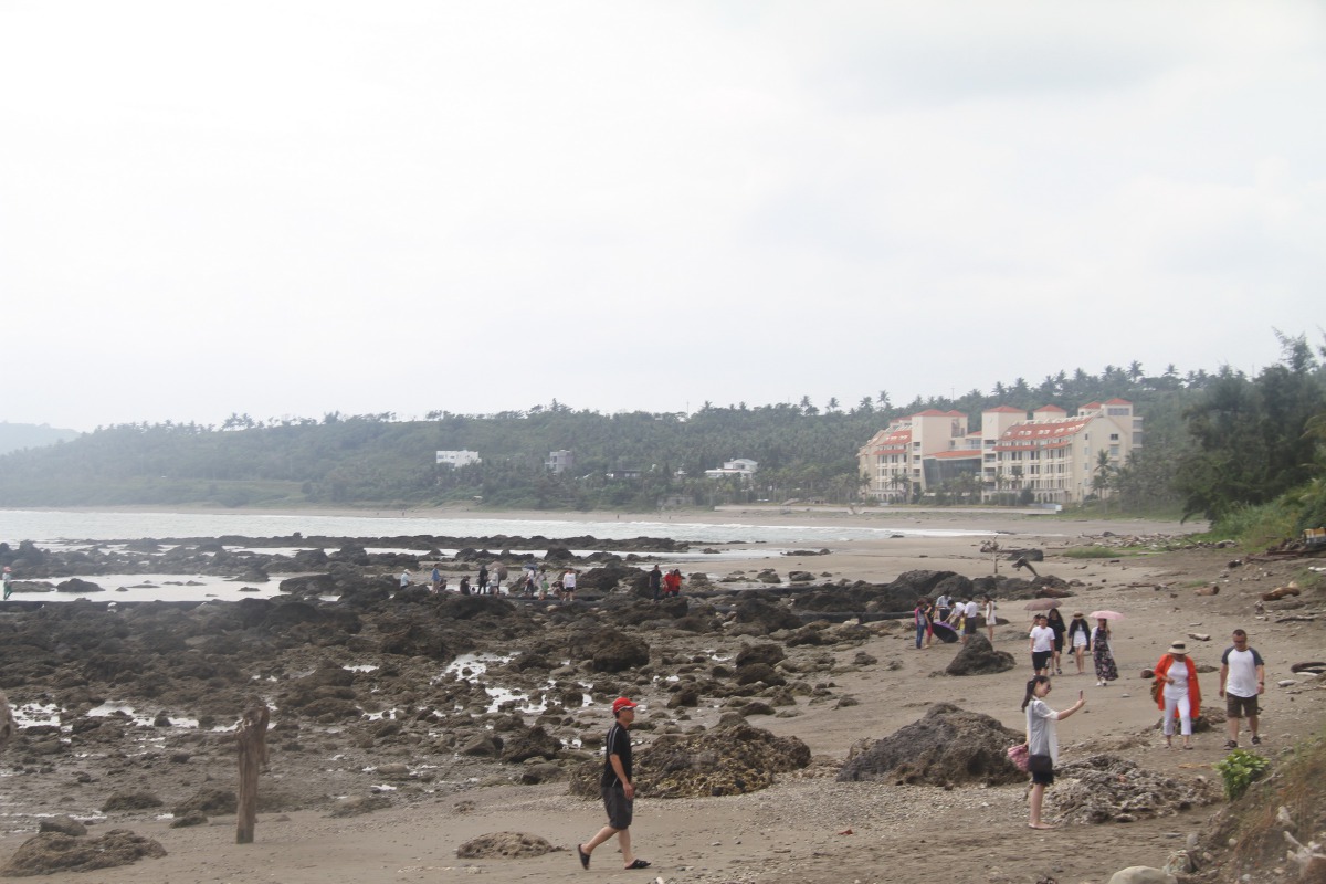 民眾到富山漁業資源保育區遊玩不僅要開始收費也不能再餵食海洋生物。 台東縣政府/提供