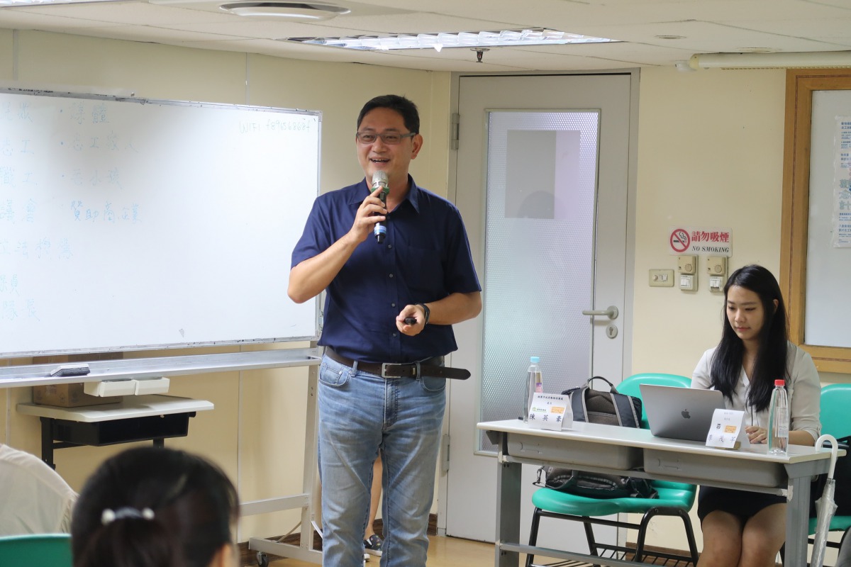 桃園市動保處處長陳英豪分享「桃樂志工」成功的方式。 APA林瑞芳/攝