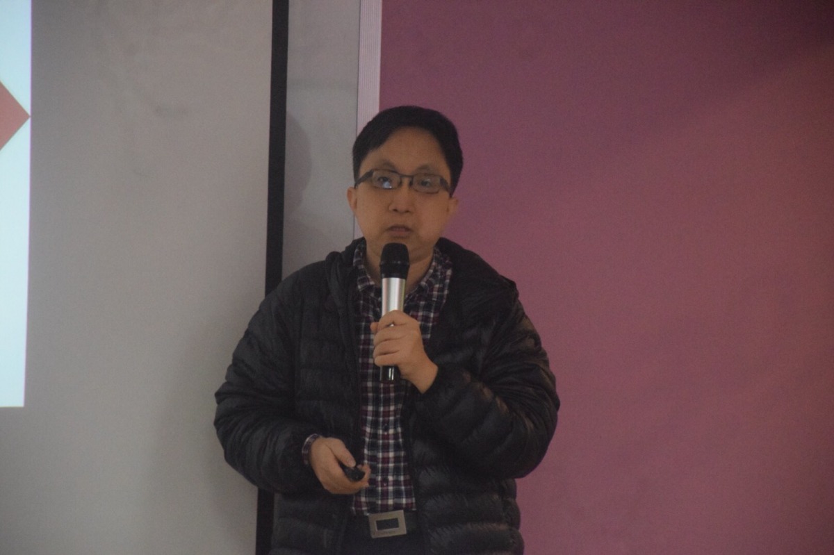 鄭緯荃老師教授新聞稿的撰寫技巧。 姚崇仁/攝