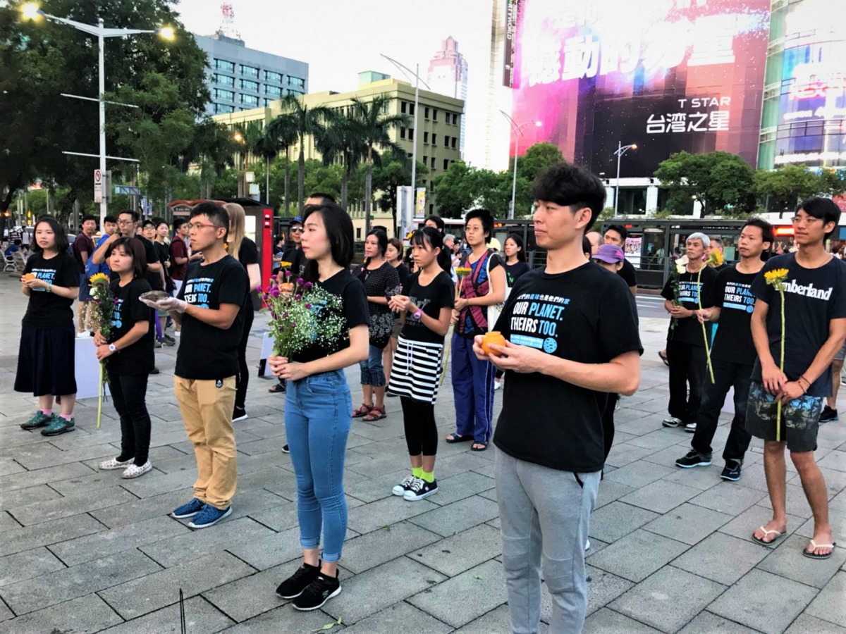 參與眾生願動物祈福大會的民眾。 姚崇仁/攝